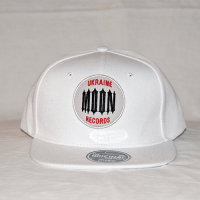 Бейсболка белая с логотипом MOON RECORDS